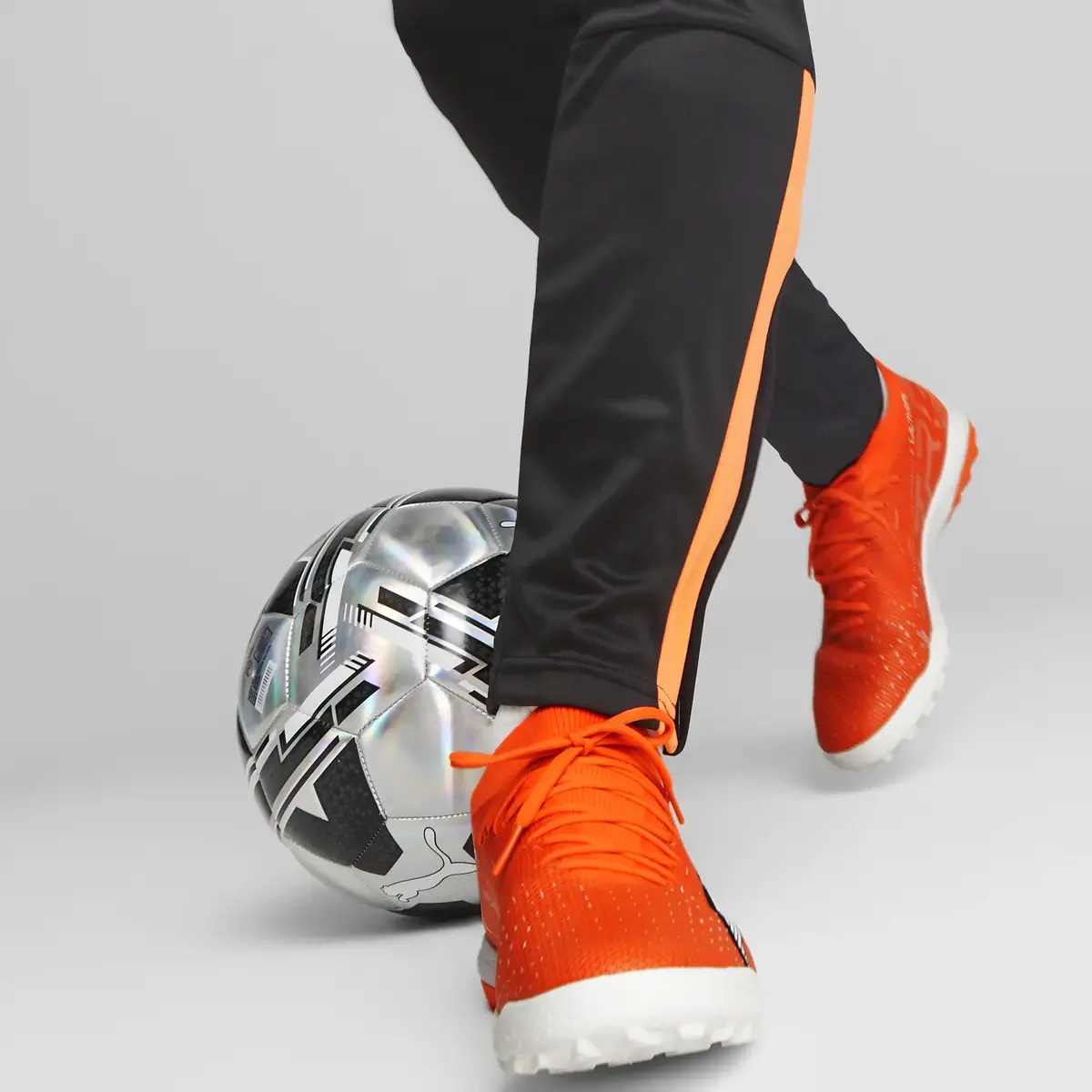 Puma ULTRA MATCH TT Turuncu Erkek Halı Saha Ayakkabısı