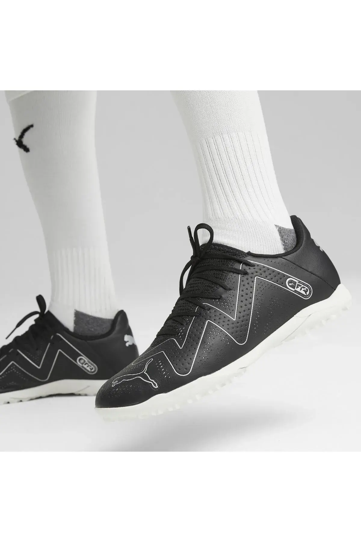 Puma FUTURE PLAY TT Siyah Erkek Halı Saha Ayakkabısı