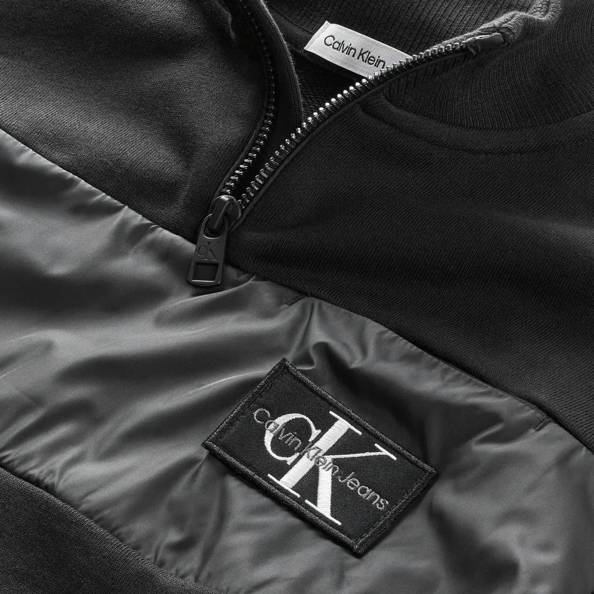 Calvin Klein BLACK ON BLACK MIX M Erkek Siyah Sweatshirt