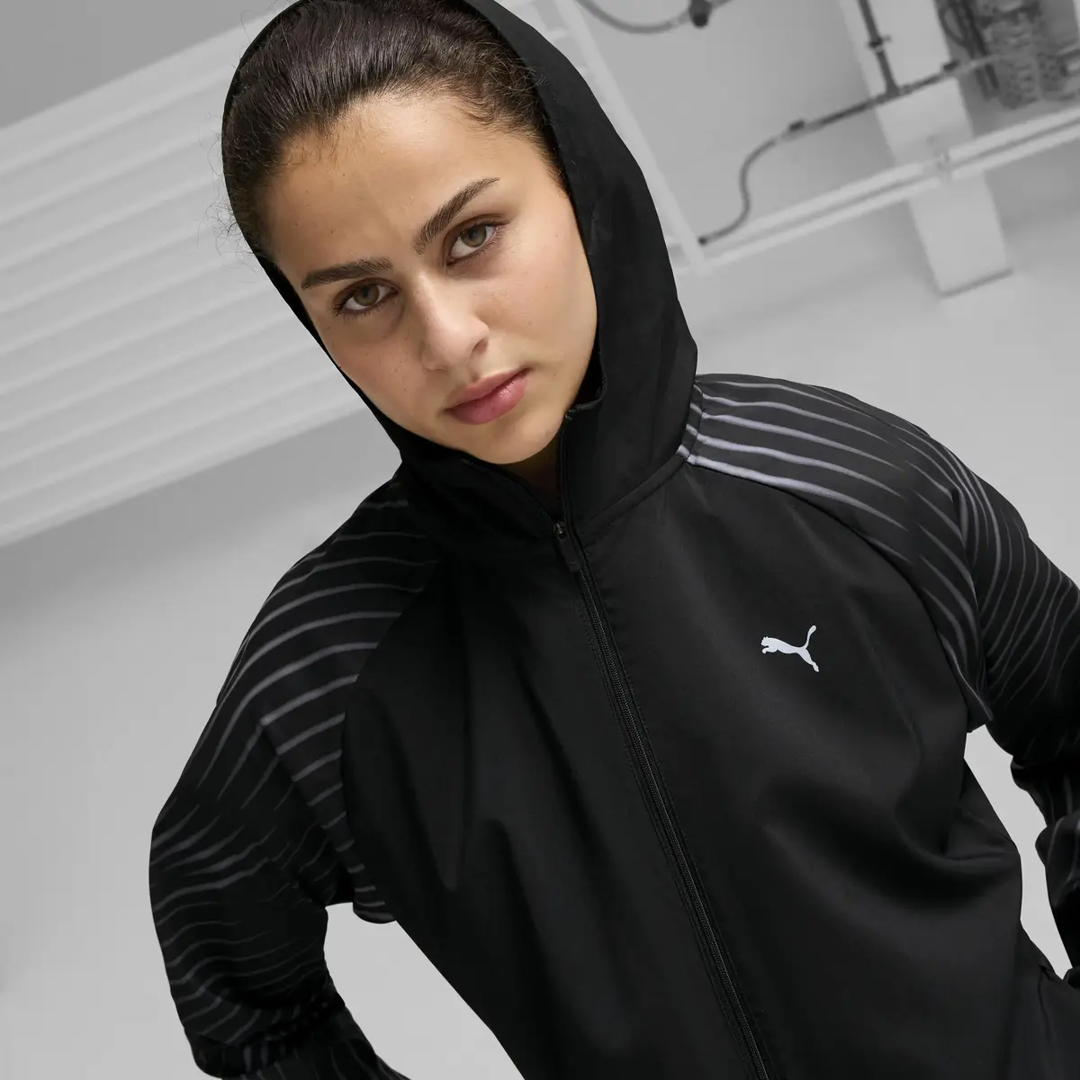 Puma RUN FAVORITE AOP WOVEN JKT W Siyah Kadın Sweatshirt
