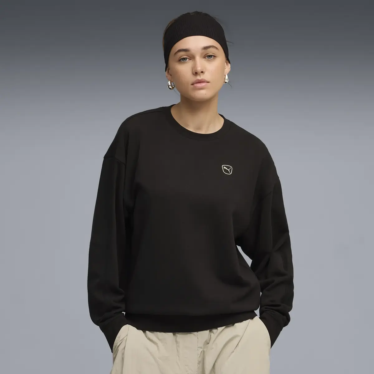 Puma ESS ELEVATED Comfort Crew TR Siyah Kadın T-Shirt