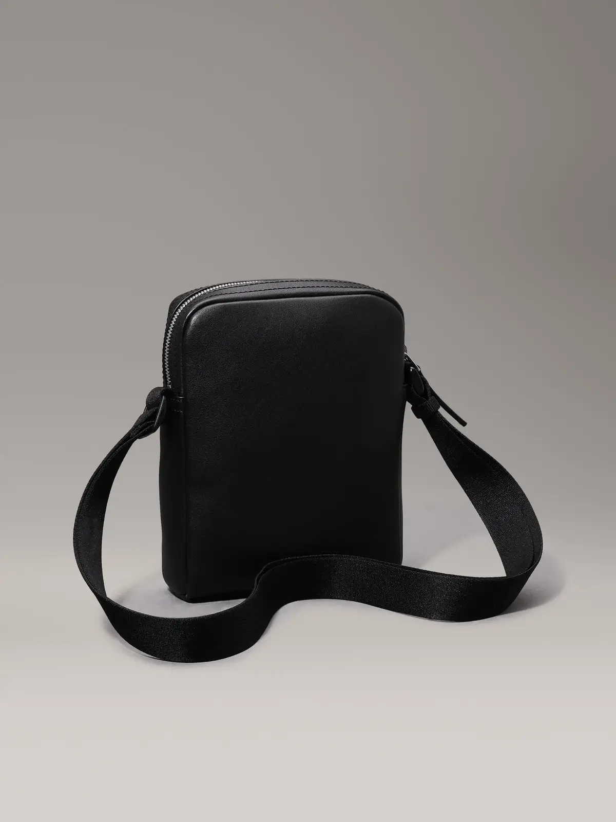 Calvin Klein MONOGRAM SOFT REPORT Erkek Siyah Omuz Çanta