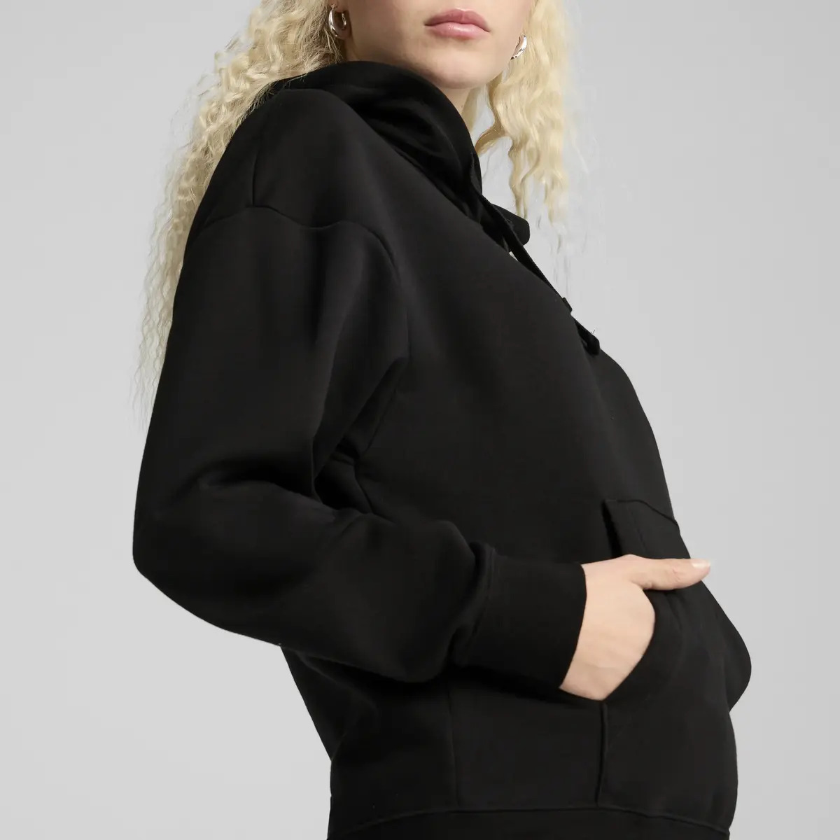 PUMA ESS Small No. 1 Logo Hoodie Kadın Siyah Hoodie