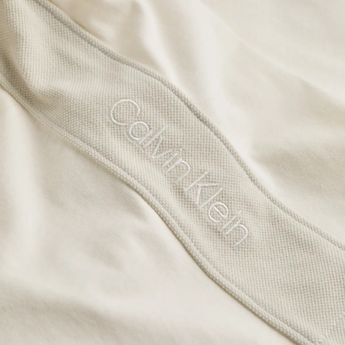 Calvin Klein LOGO TAPE TEE, YAS Krem Erkek T-Shirt & Polo