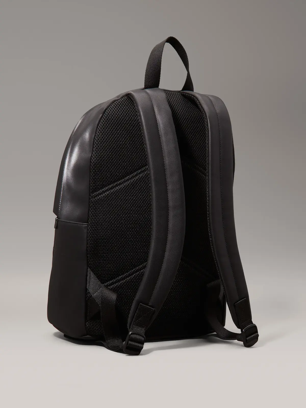 Calvin Klein CK MUST ROUND BP MON, 0GJ Siyah Erkek Çanta