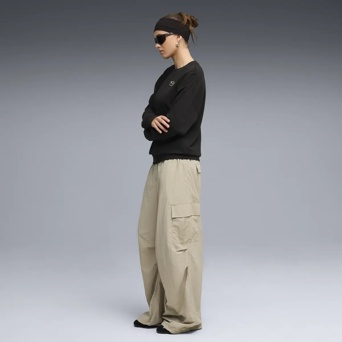 Puma ESS ELEVATED Comfort Crew TR Siyah Kadın T-Shirt