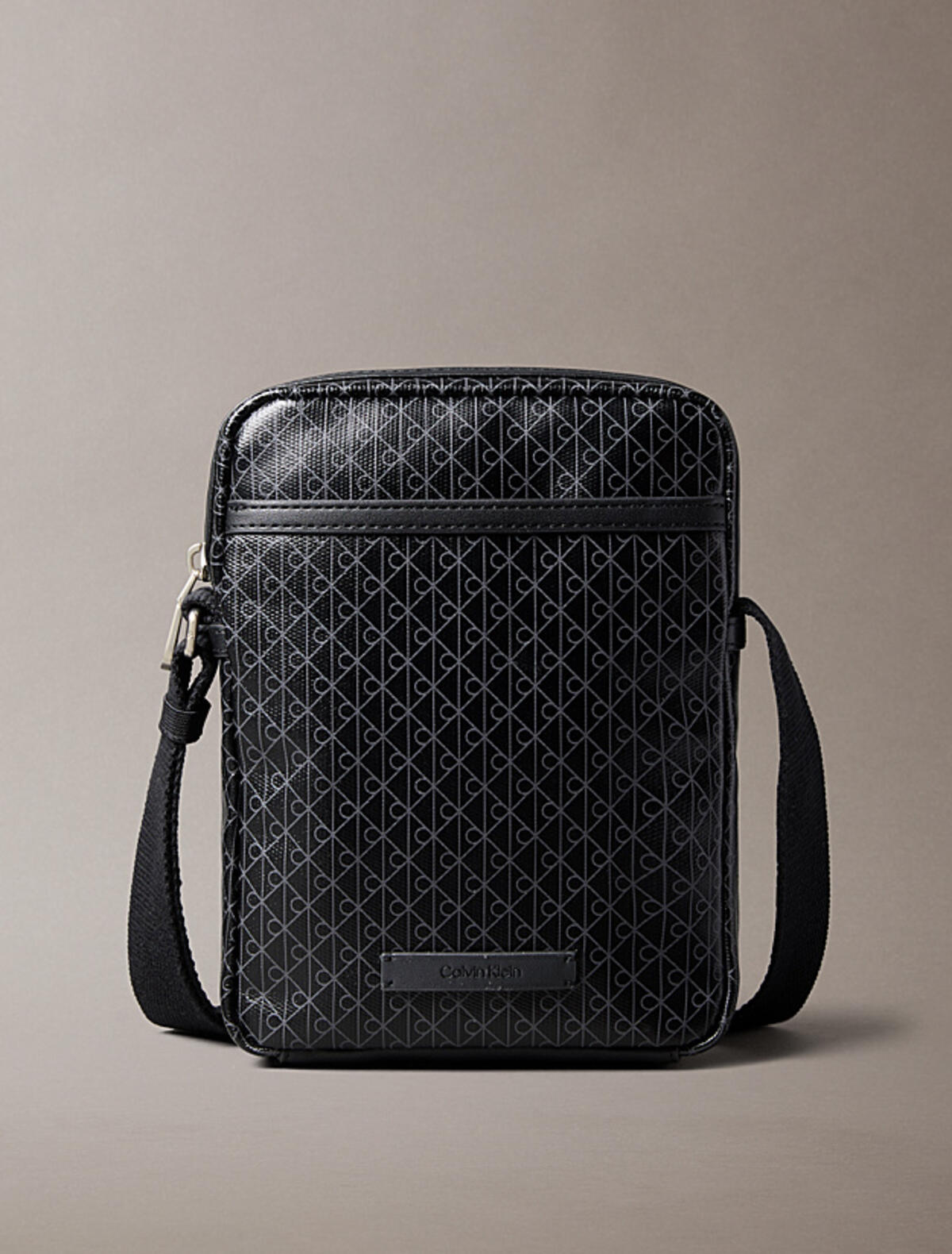 Calvin Klein EMBLEM AOP COATED Siyah Erkek Çapraz Çanta