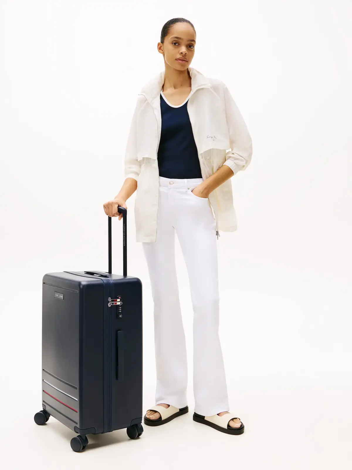 Tommy Hilfiger TH MEDIUM SUITCASE, DW6 Siyah Erkek Çanta