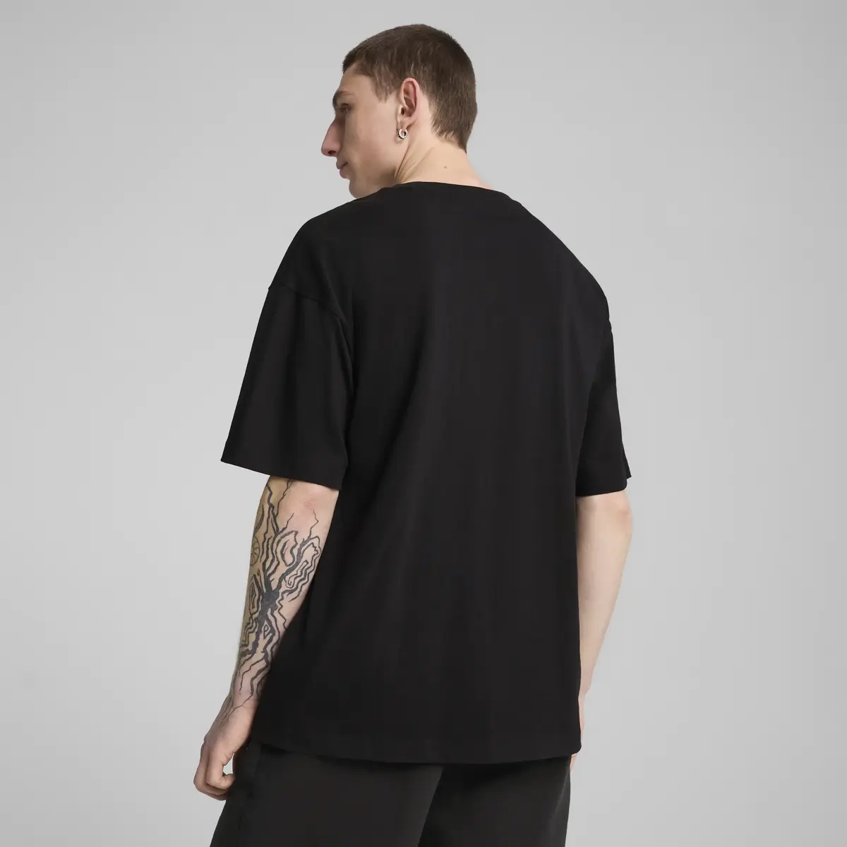 PUMA WARDROBE ESS Oversized Tee PUMA Black Siyah Erkek T-Shirt