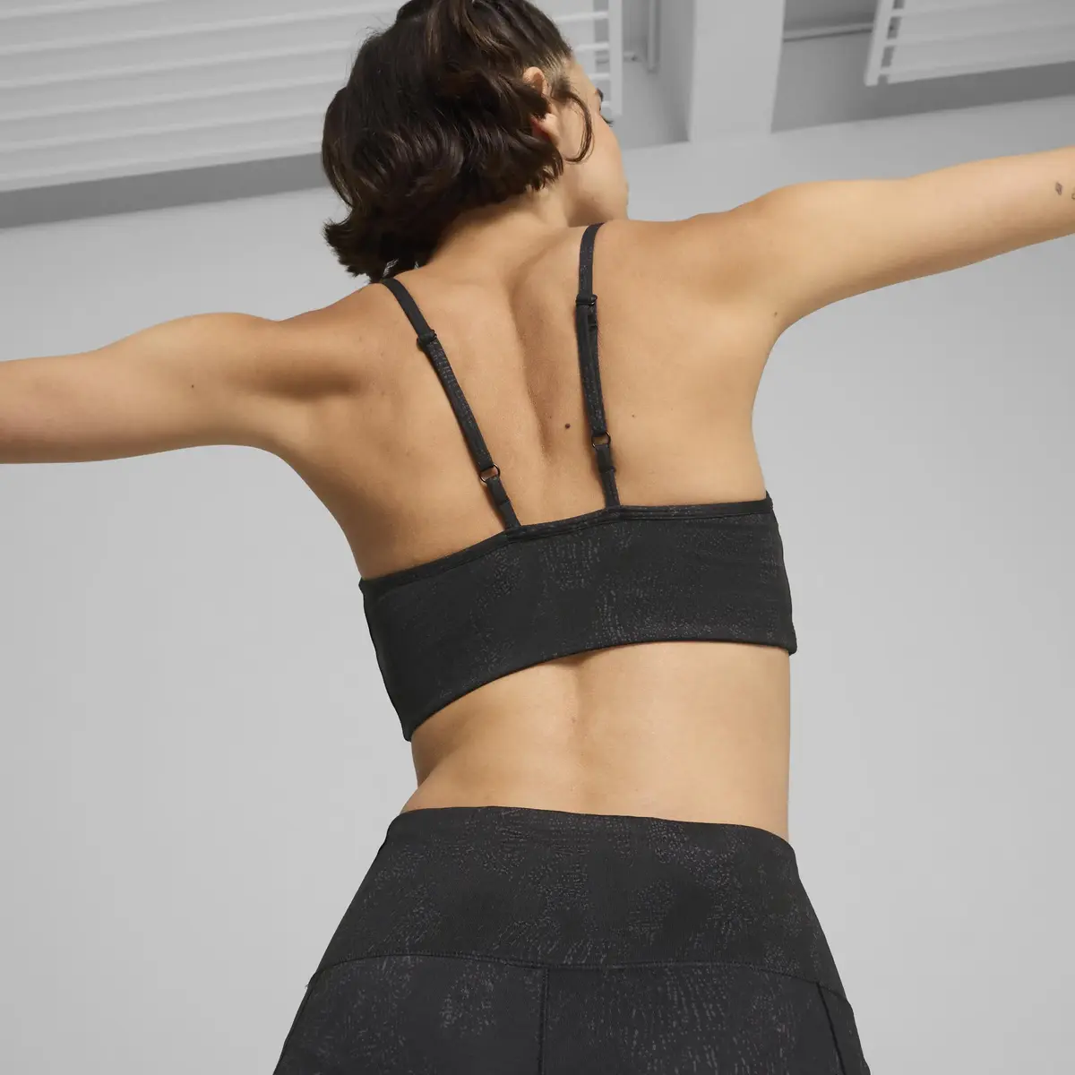Puma STUDIO MOVE YOGINI BRA AOP Siyah Kadın Spor Sütyeni