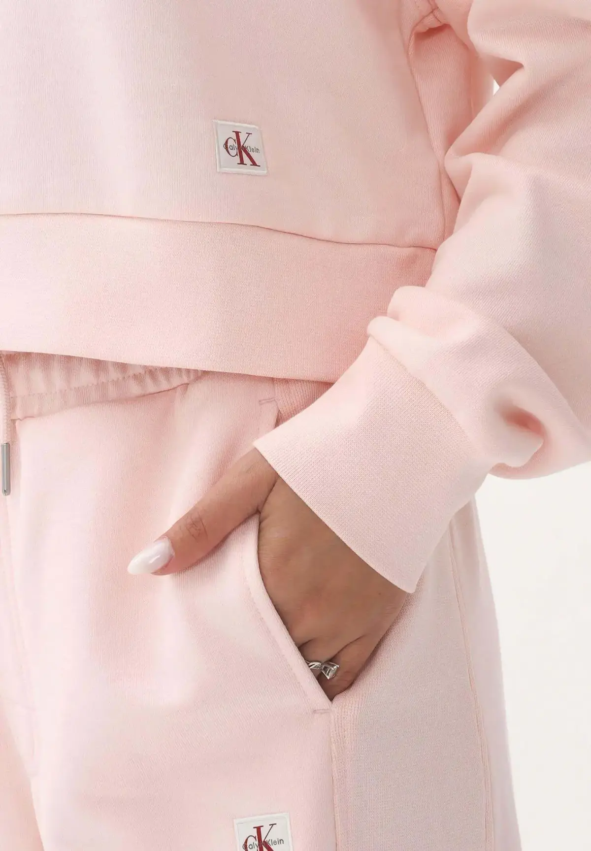 Calvin Klein A - CROPPED BADGE LOGO SWEATSHIR Pembe Kadın Sweatshirt Calvin Klein A - CROPPED BADGE LOGO SWEATSHIR Pembe Kadın Sweatshirt