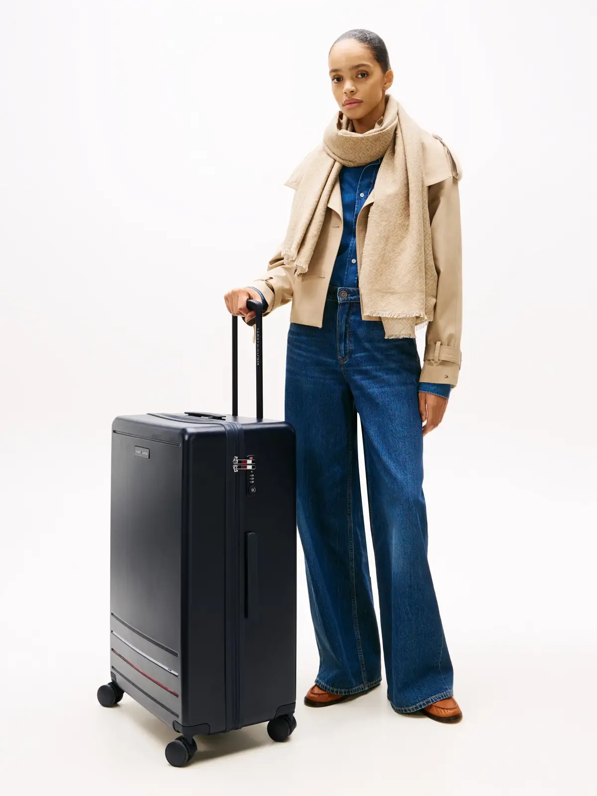 Tommy Hilfiger TH LARGE SUITCASE, DW6 Siyah Erkek Çanta
