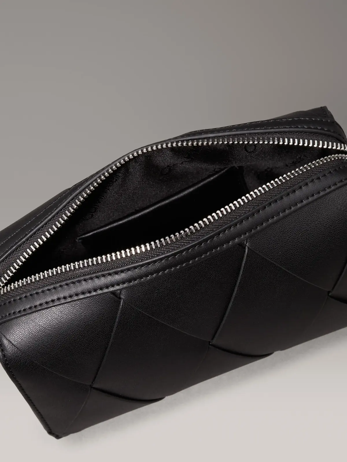 Calvin Klein CK WOVEN CAMERA BAG, BEH Siyah Kadın Çanta