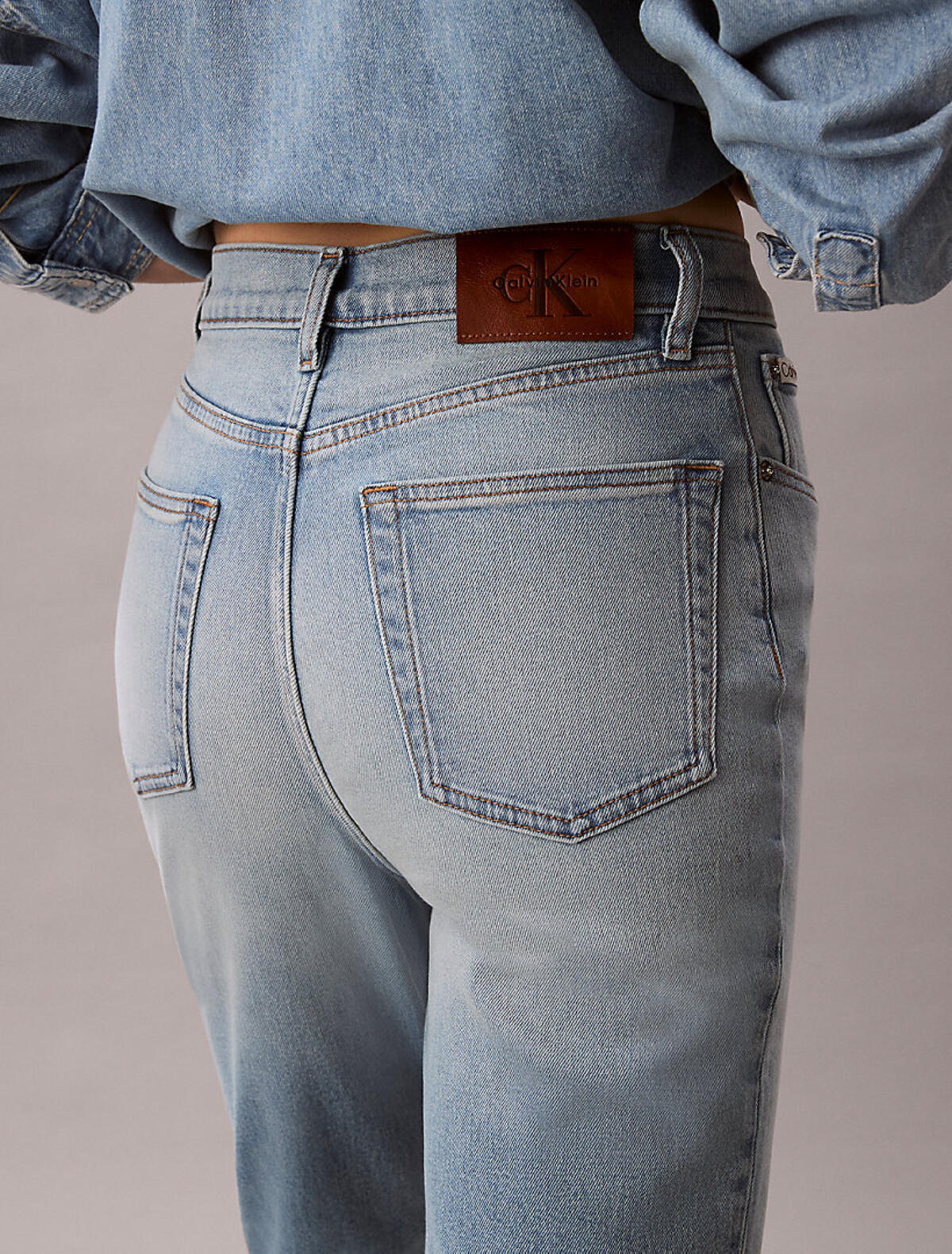 Calvin Klein NEW MOM JEAN SOFT RI, 1XS, SH, 25 Mavi Kadın Kot Pantolon