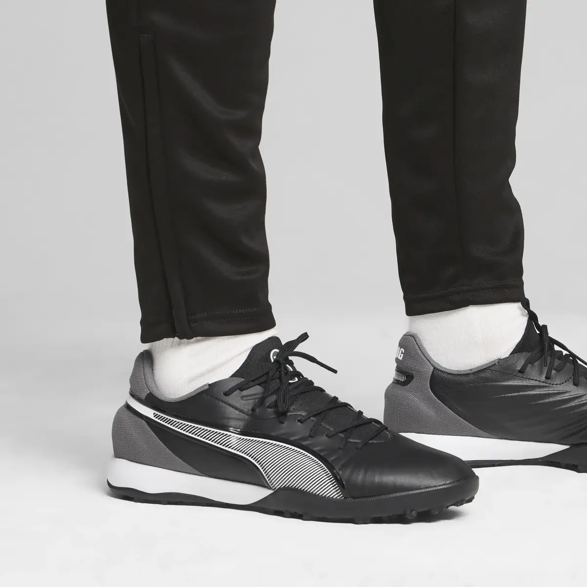 Puma KING MATCH TT Siyah Erkek Halı Saha Ayakkabısı