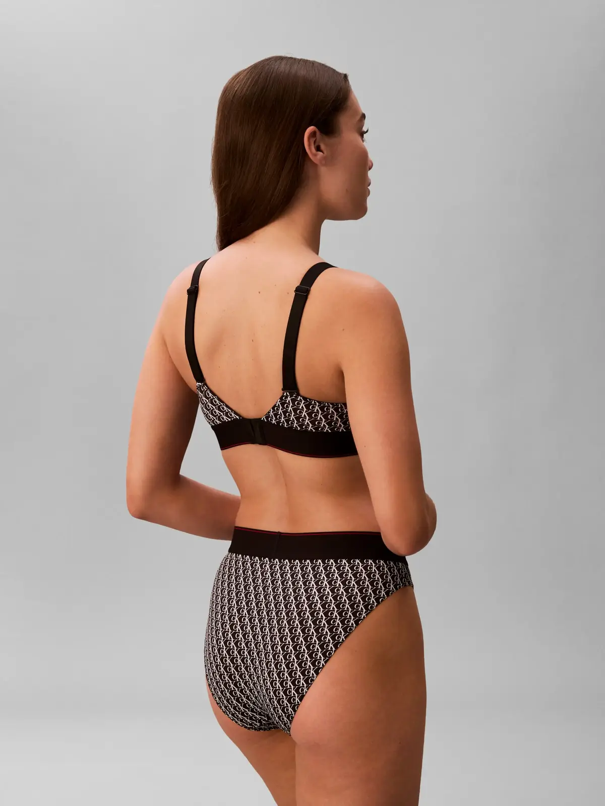 Calvin Klein LIGHTLY LINED BRALET Siyah Hafif Astarlı CK Logolu Bralet