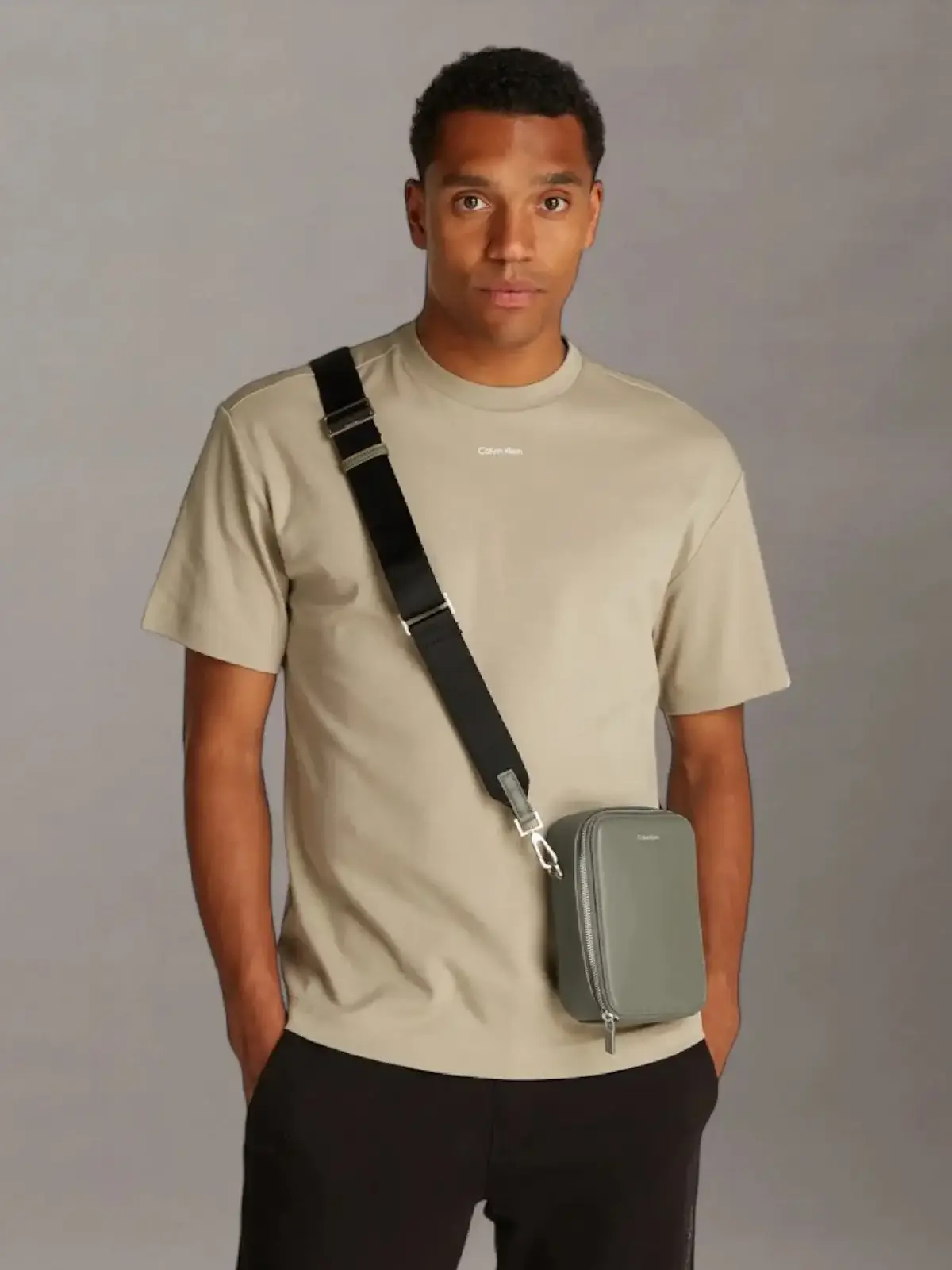 Calvin Klein CK SLEEK REPORTER XS Erkek Postacı Çantası