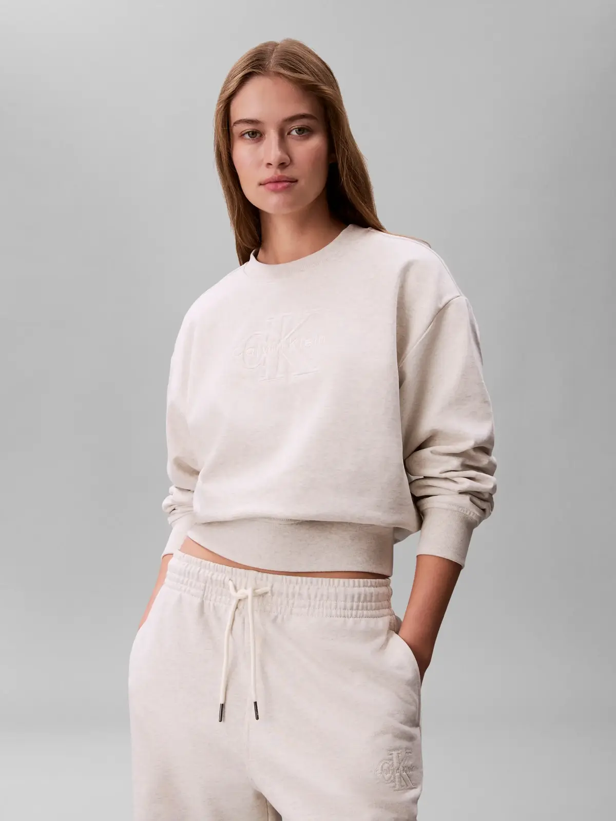Calvin Klein LS EMBOSSED MONOLOGO, P4P, XXS Krem Kadın Sweatshirt