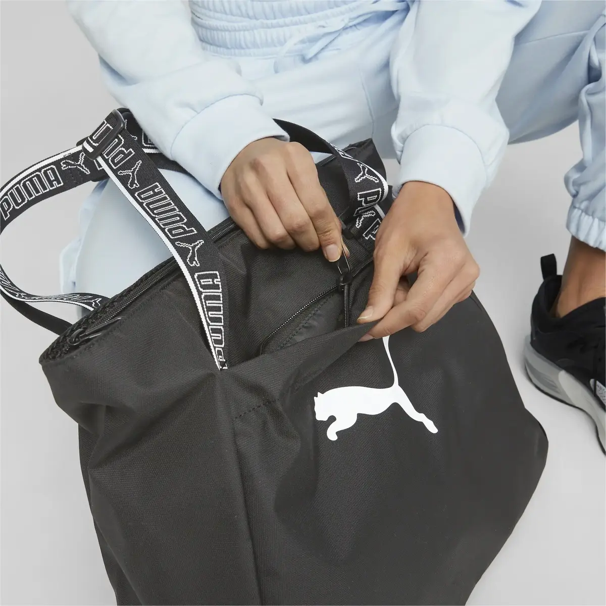 Puma AT ESS Tote Bag Siyah Kadın Çapraz Çanta