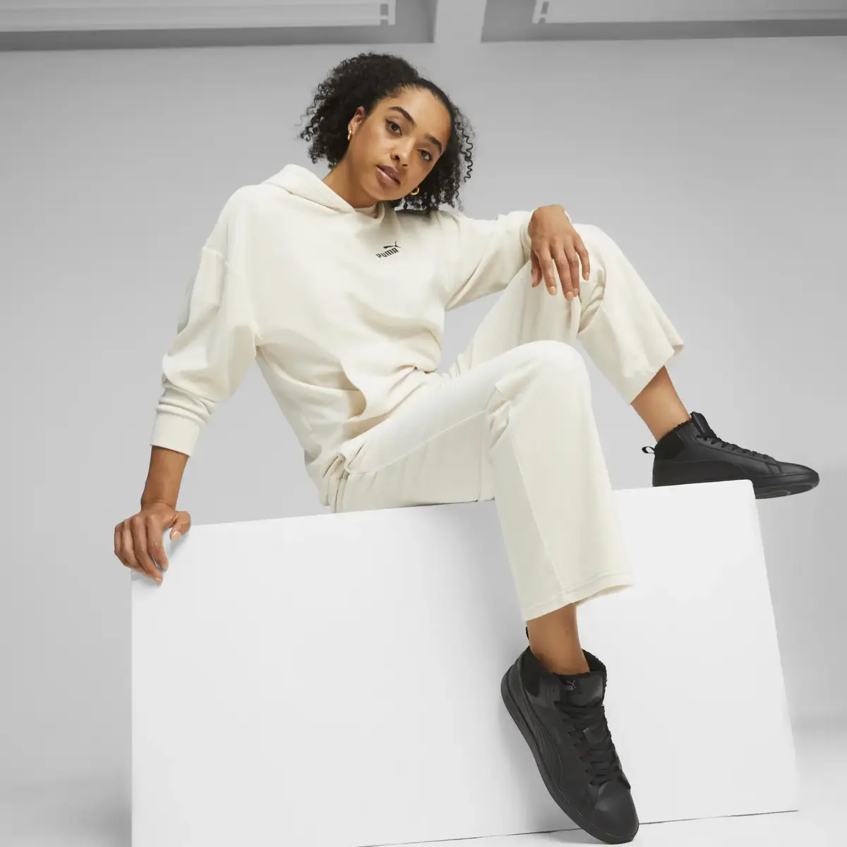 Puma ESS ELEVATED Straight Pants Bej Kadın Eşofman Altı