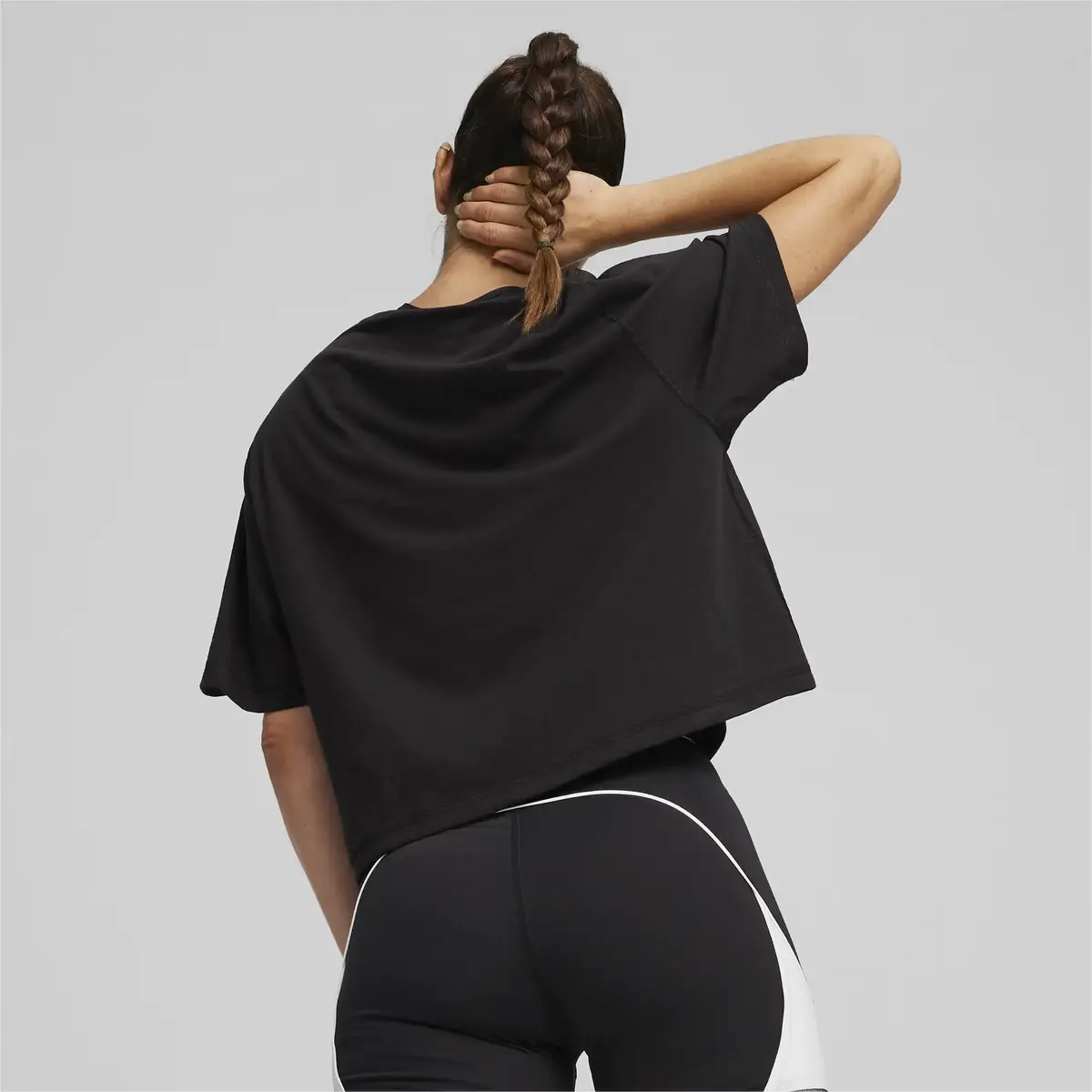 Puma WOMEN’S GRAPHIC CROPPED STUDIO TEE Siyah Kadın T-Shirt