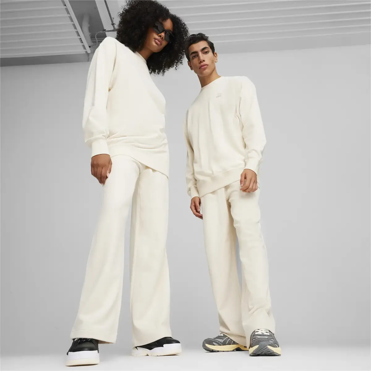 Puma BETTER CLASSICS Relaxed Crew TR Bej Erkek Sweatshirt