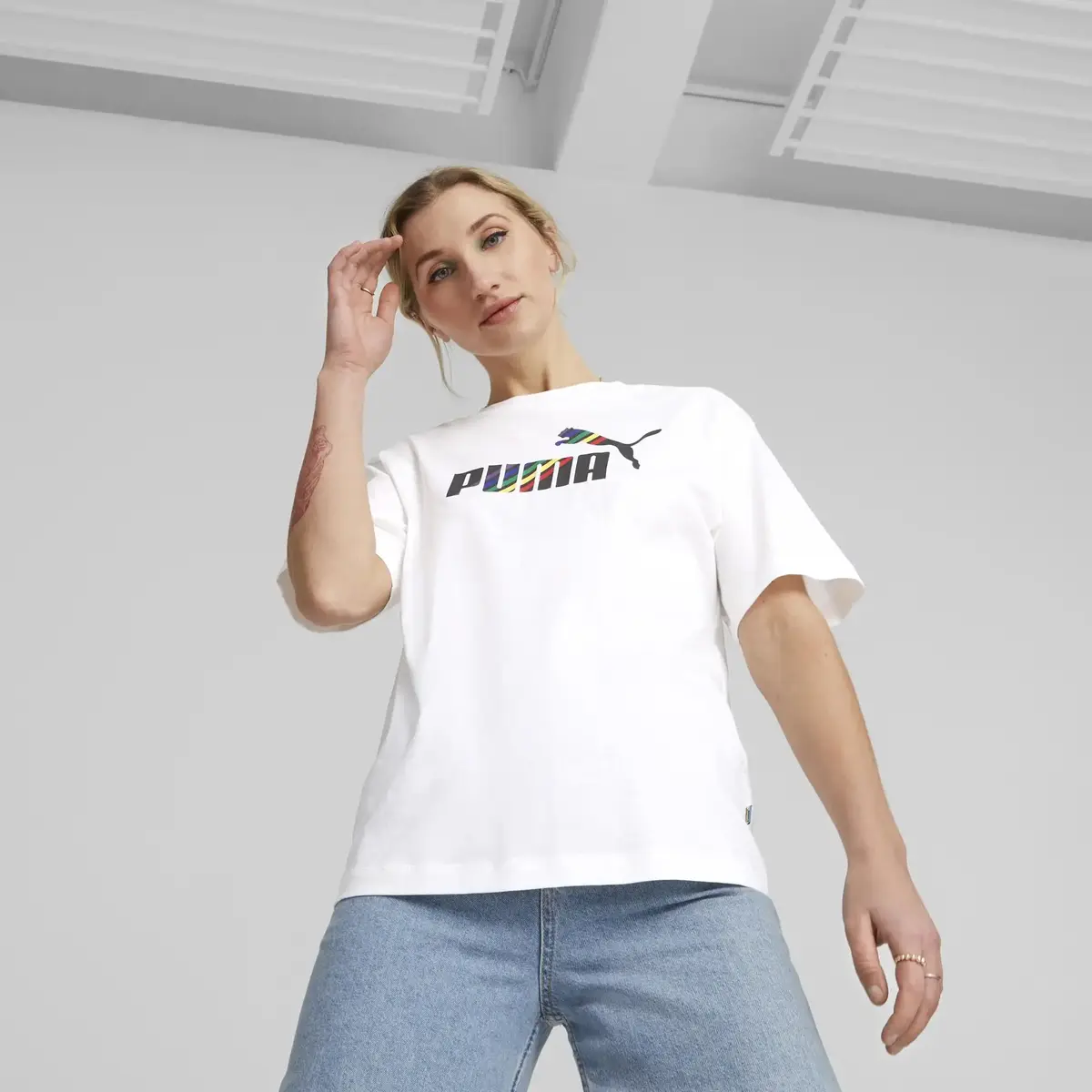 Puma Ess+ Love Is Love Relaxed Tee Beyaz Kadın T-shirt