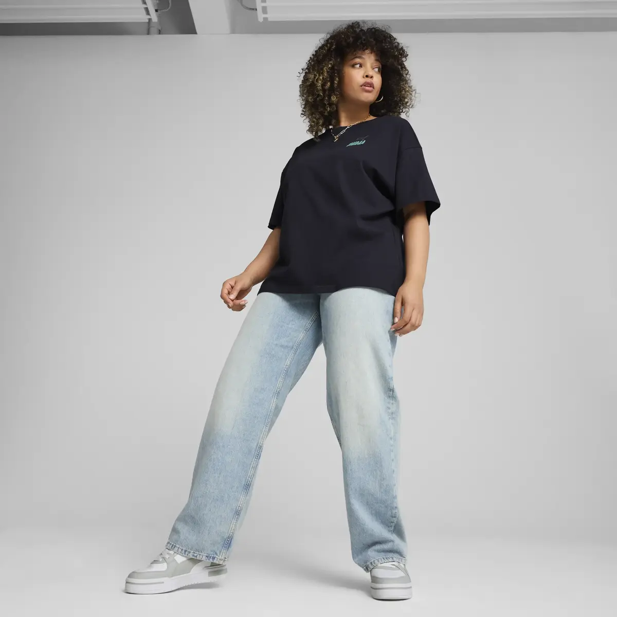 PUMA WARDROBE ESS Graphic Tee Lacivert Kadın T-Shirt