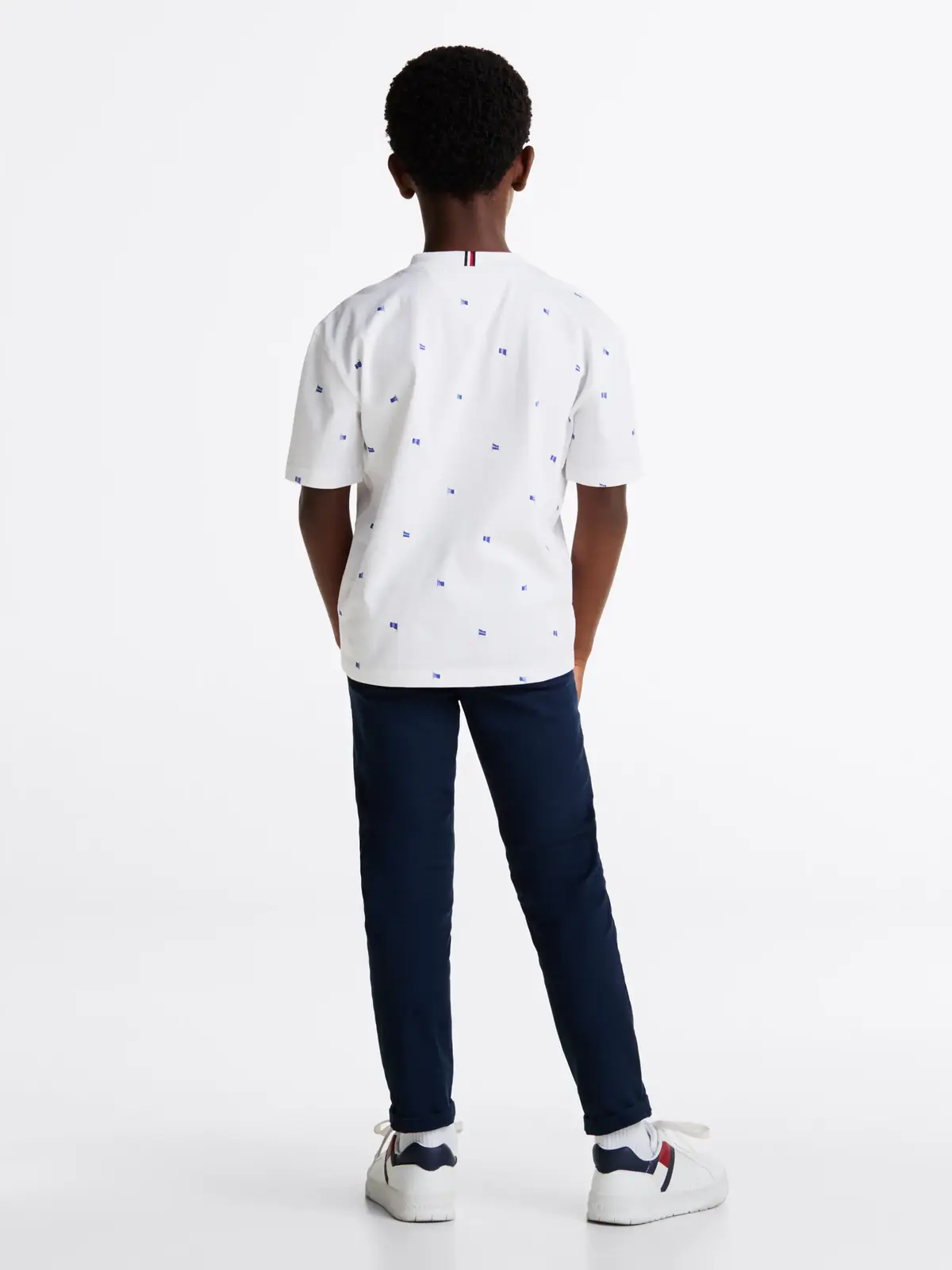 Tommy Hilfiger AOP WAVING FLAG TEE, 0K4 Beyaz Erkek Çocuk  T-Shirt & Polo