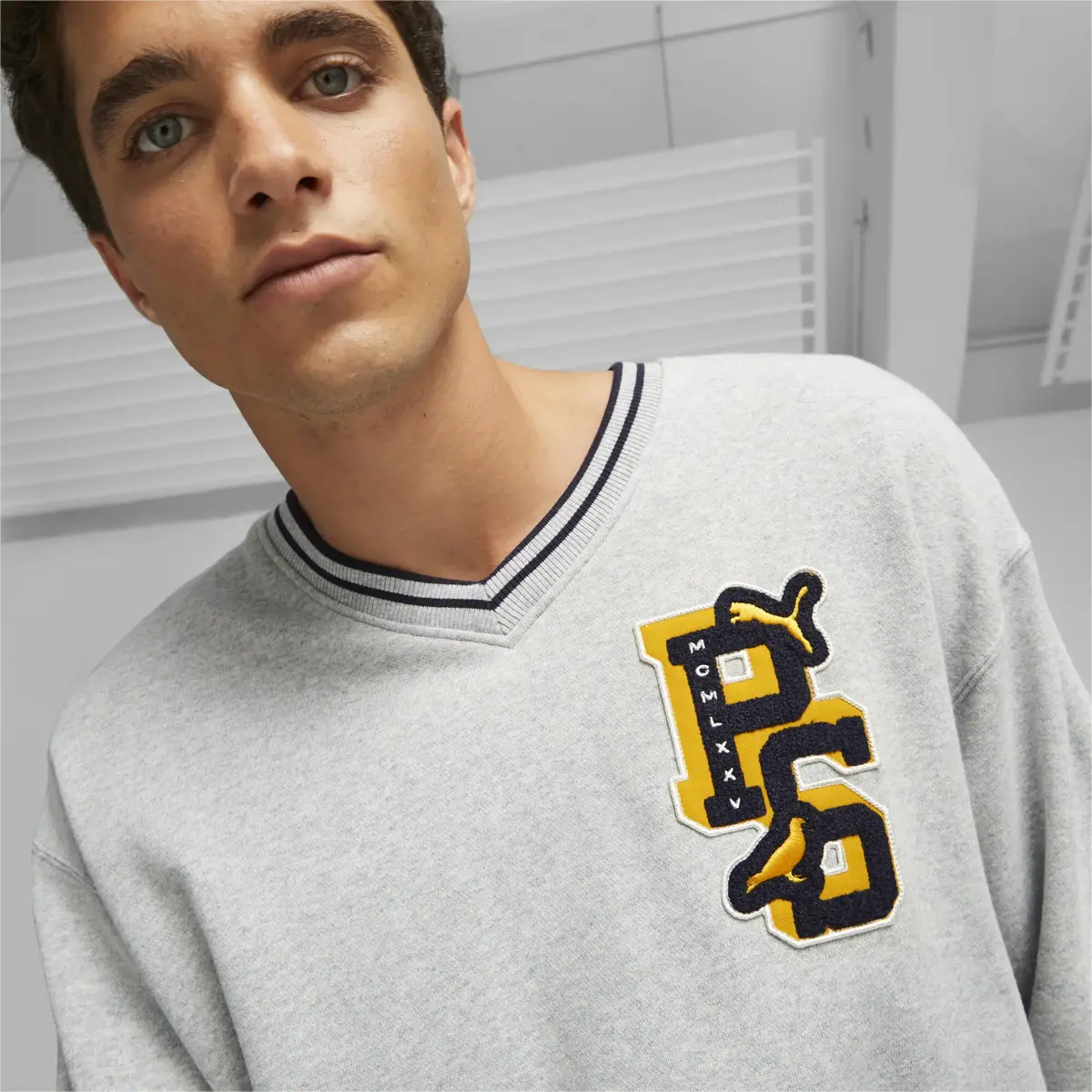 PUMA X STAPLE V-Neck Crew Gri Erkek Sweatshirt