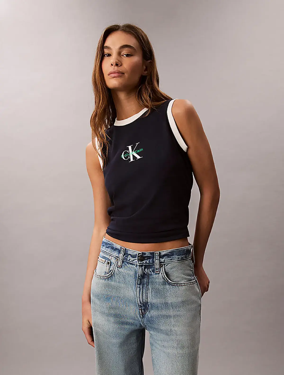 Calvin Klein Sl CK Logo Muscle Tee Antrasit Kadın Tişört Calvin Klein Sl CK Logo Muscle Tee Antrasit Kadın Tişört