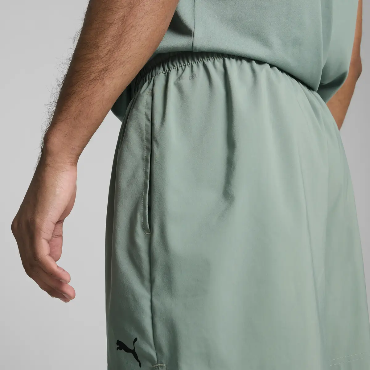 Puma TAD ESSENTIALS 5 Woven Short Yeşil Erkek Şort