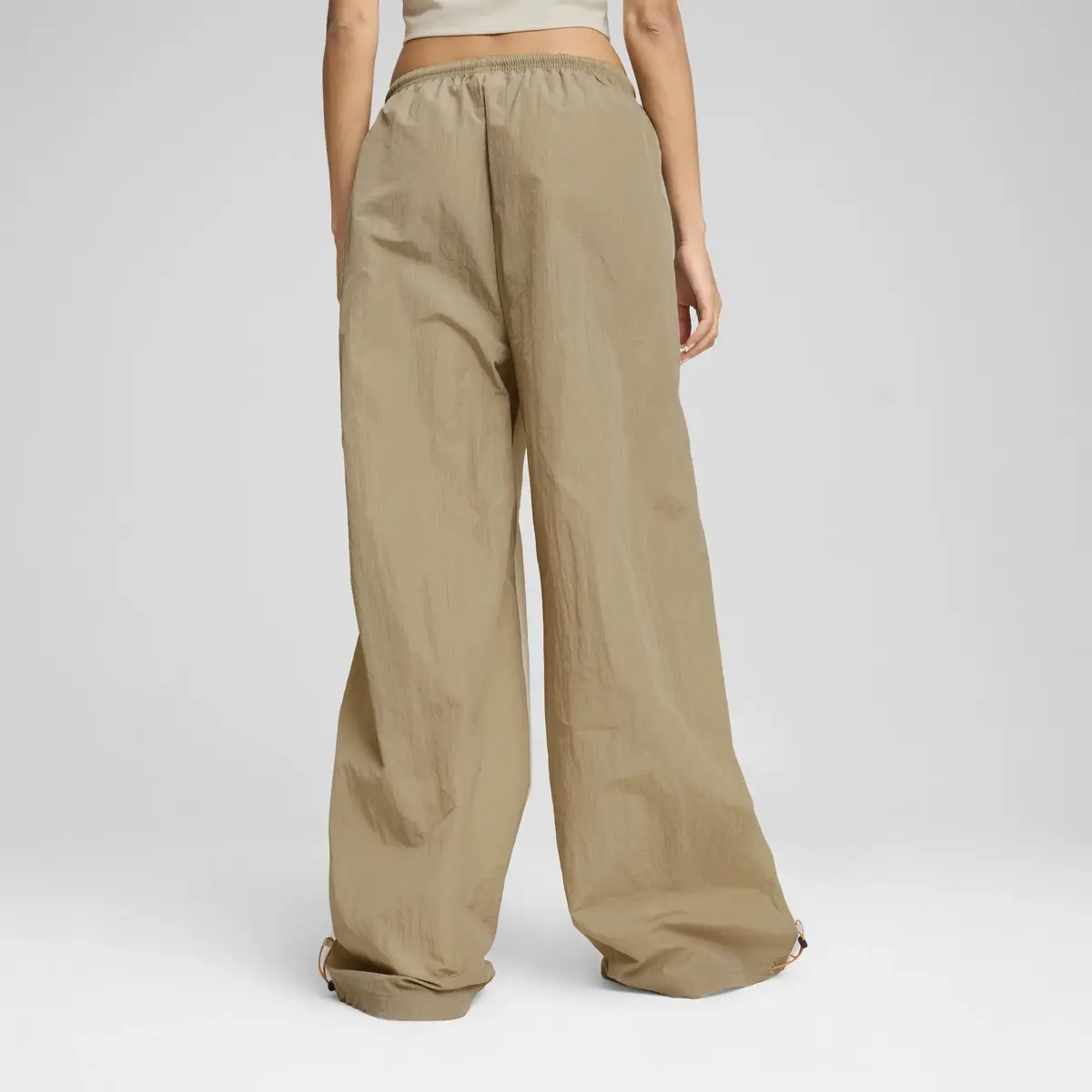 Puma DARE TO Parachute Pants Kırık Beyaz Kadın Eşofman Altı