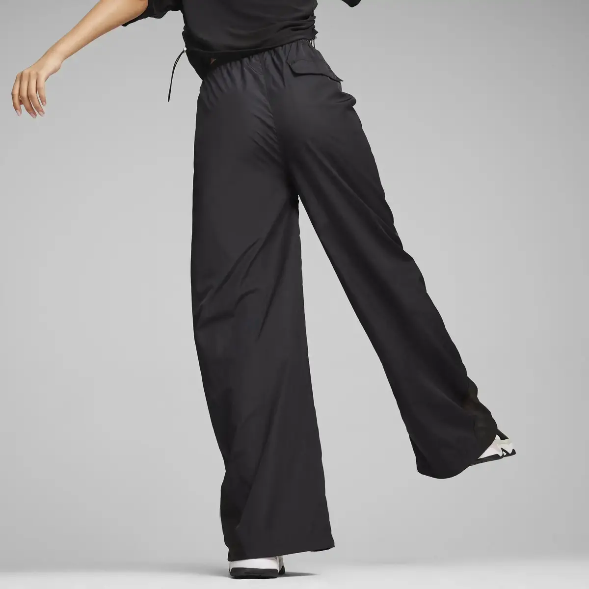 Puma DARE TO Parachute Pants Siyah Kadın Pantolon