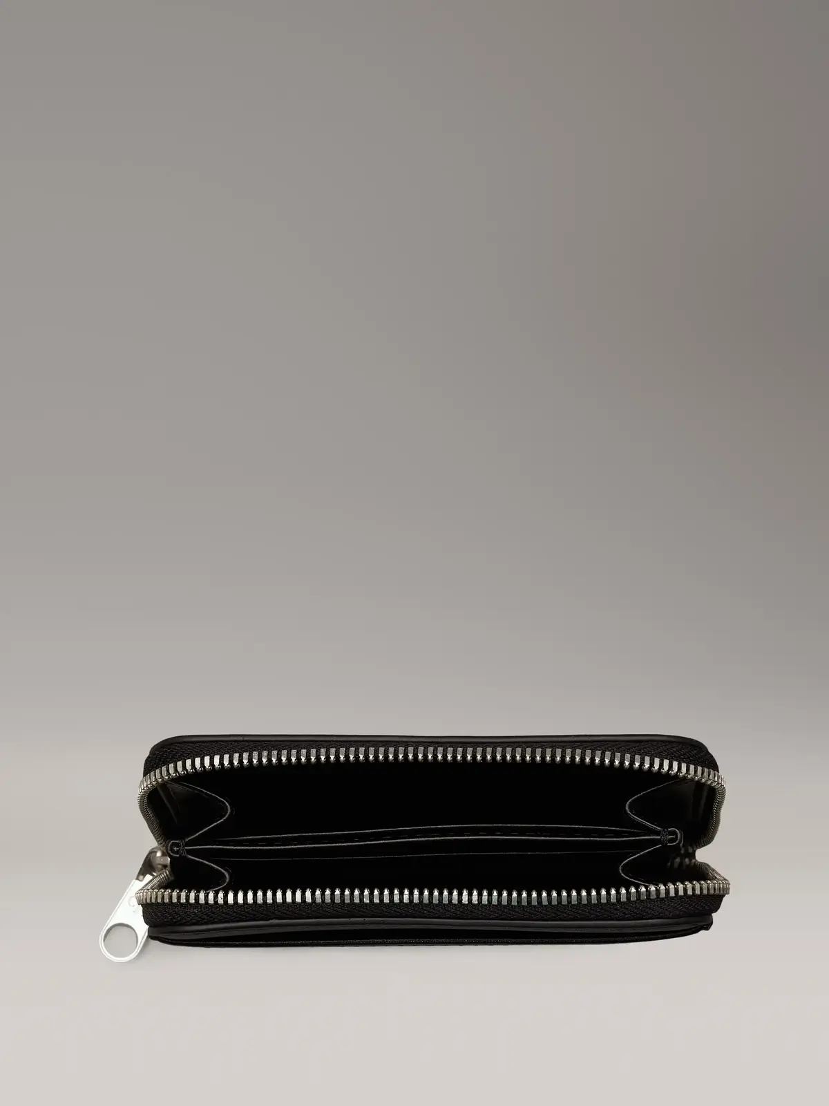 Calvin Klein SCULPTED MED ZIP ARO Kadın Siyah Cüzdan