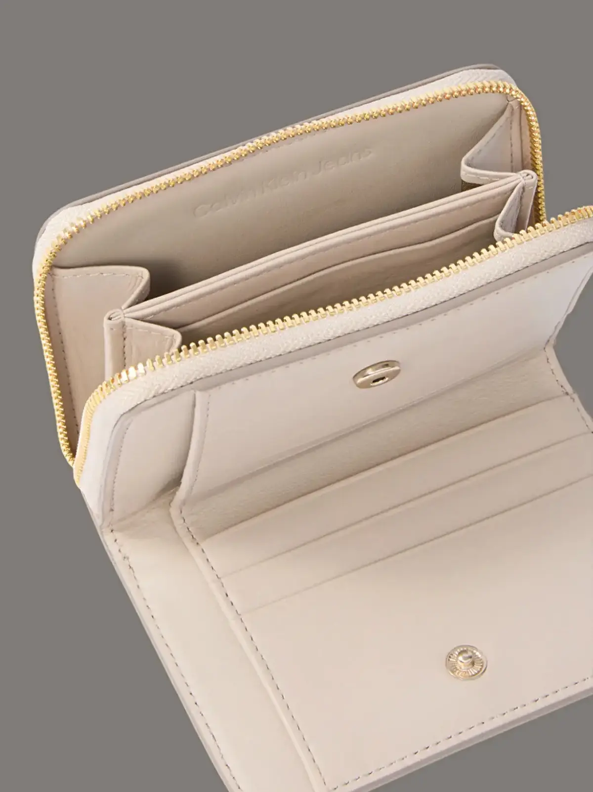 Calvin Klein MINIMAL MONOGRM LTHR MED FLAP ZI Bej Kadın Cüzdan