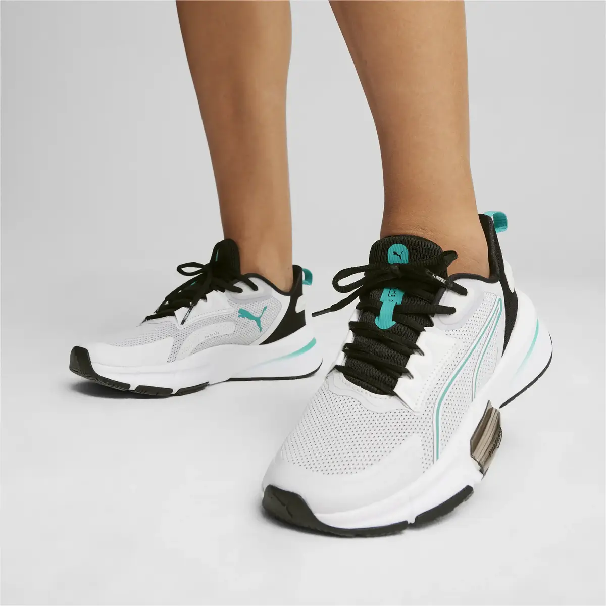 Puma PWRFrame TR 3 Wn's Gri Kadın Yürüyüş ve Koşu Ayakkabısı