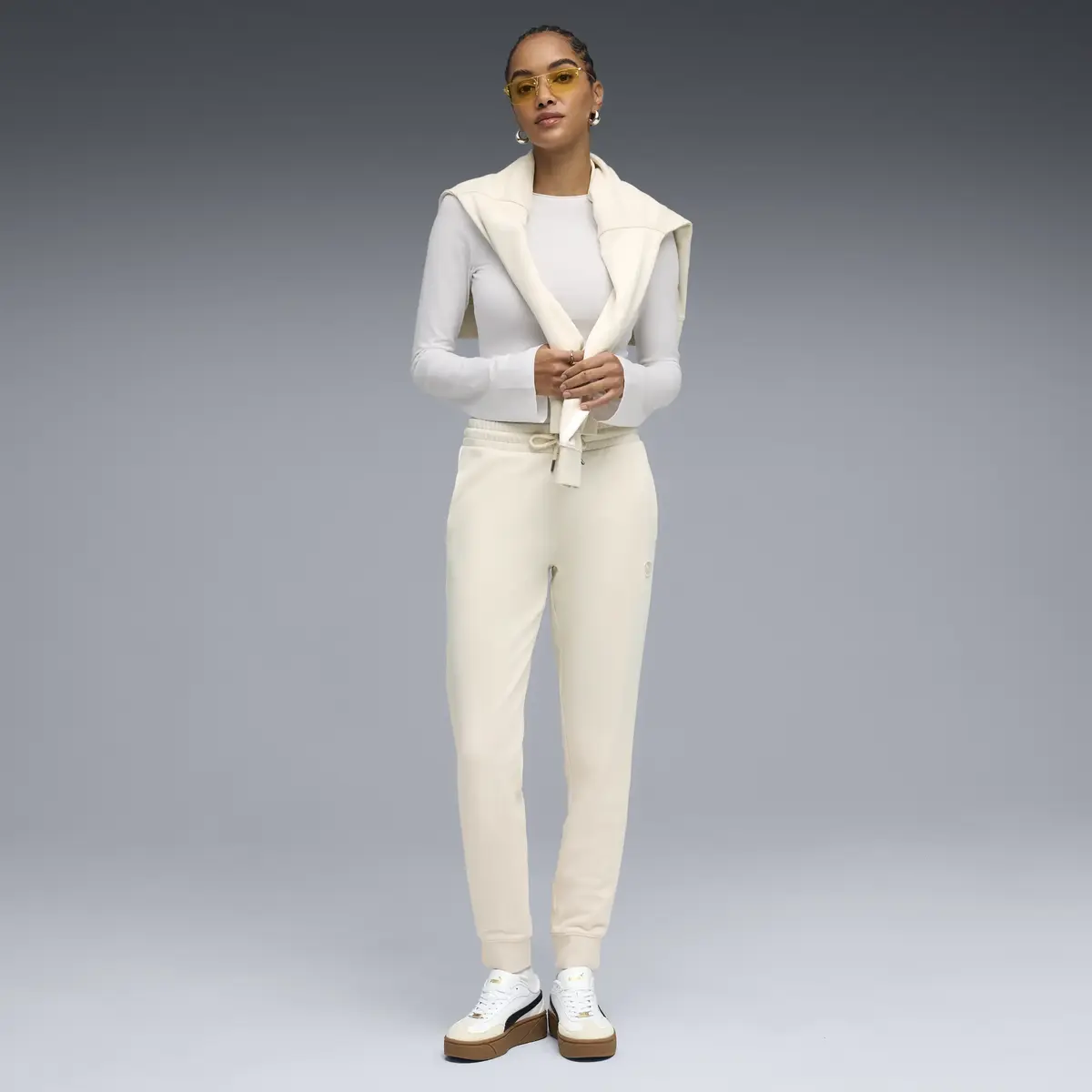 Puma ESS ELEVATED Sweatpants TR Krem Kadın Eşofman Alt