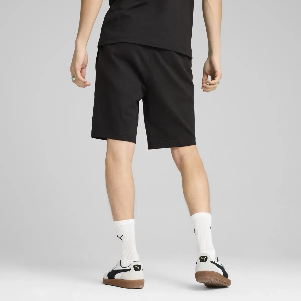 PUMA ESS ELEVATED Shorts 9" TR Siyah Erkek Şort