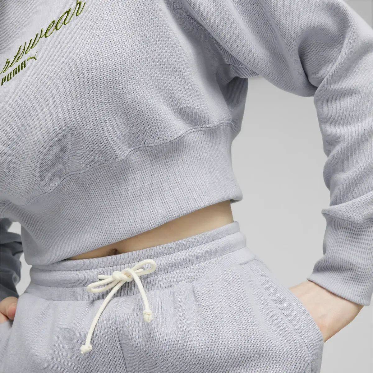 Puma CLASSICS+ Relaxed Cropped Hoodie Gri Kadın Hoodie