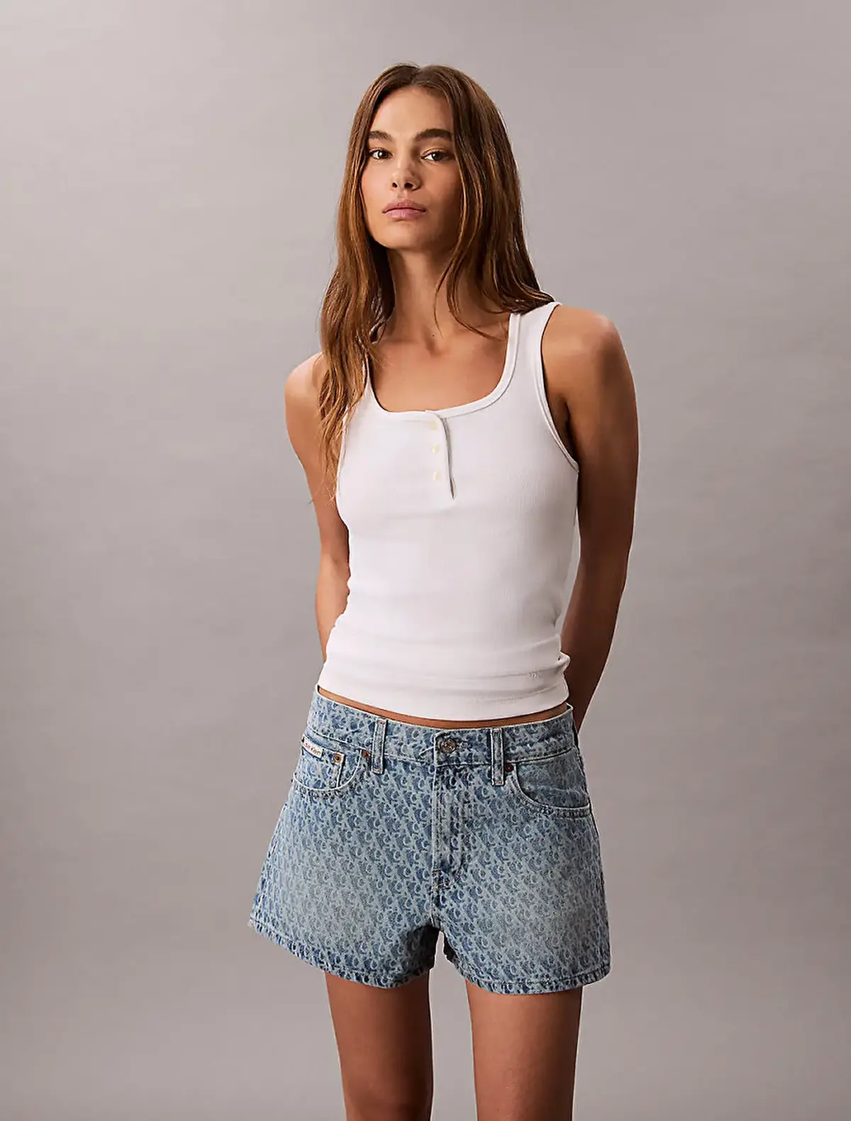 Calvin Klein 90S FIT SHORT 3 INCH CK LT PRINT Bej Kadın Şort Calvin Klein 90S FIT SHORT 3 INCH CK LT PRINT Bej Kadın Şort