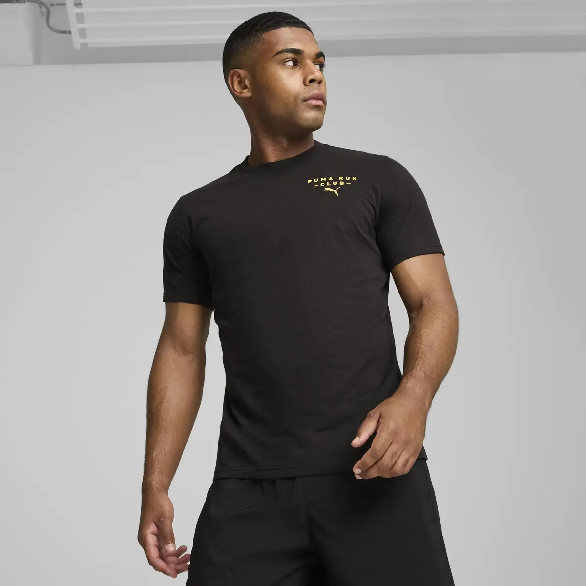 Puma Men s Puma Run Club Tee Siyah Erkek T-Shirt