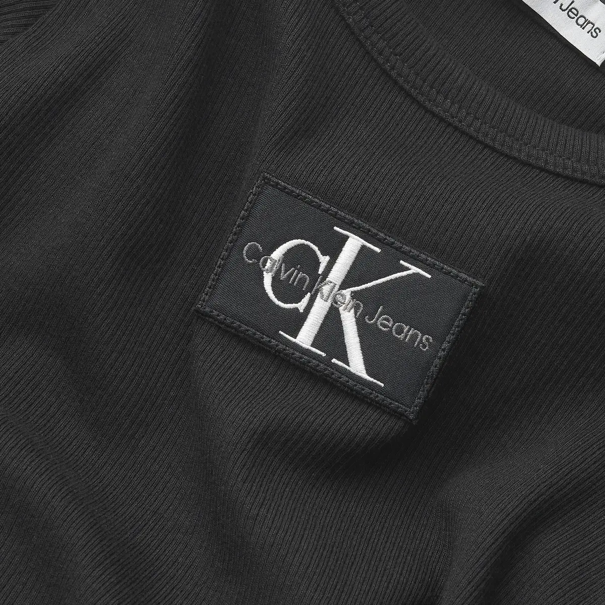 Calvin Klein MONOGRAM BADGE RIB L Kadın Siyah T-Shirt