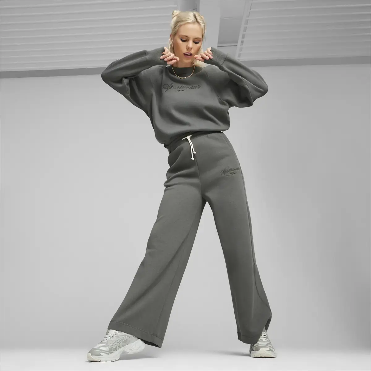 Puma CLASSICS+ Relaxed Sweatpants Gri Kadın Eşofman Altı