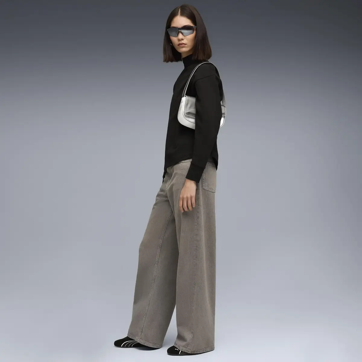 Puma HER Relaxed Crew FL Siyah Kadın Sweatshirt