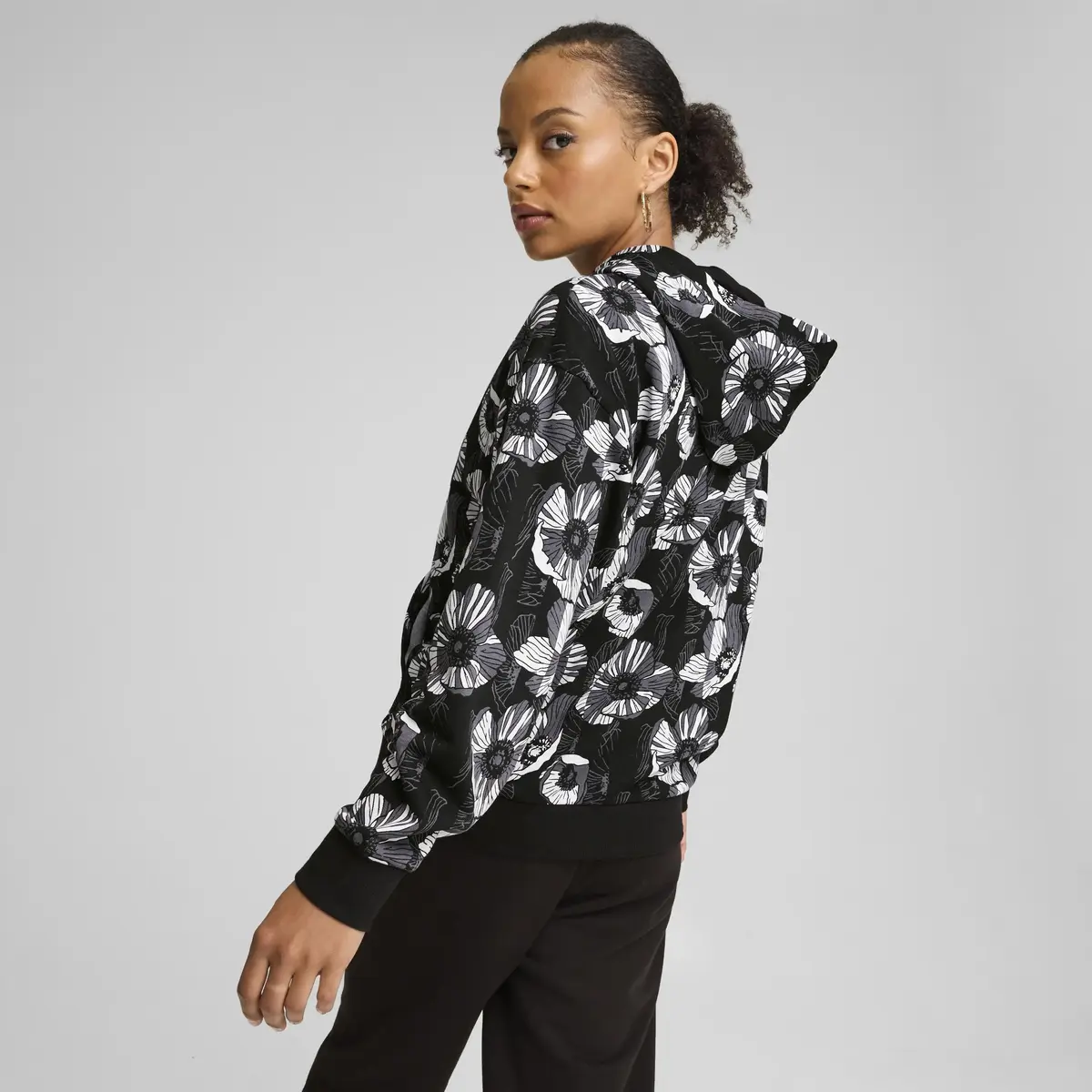 Puma ESS+ CLASS ACT AOP Hoodie Siyah Kadın Hoodie