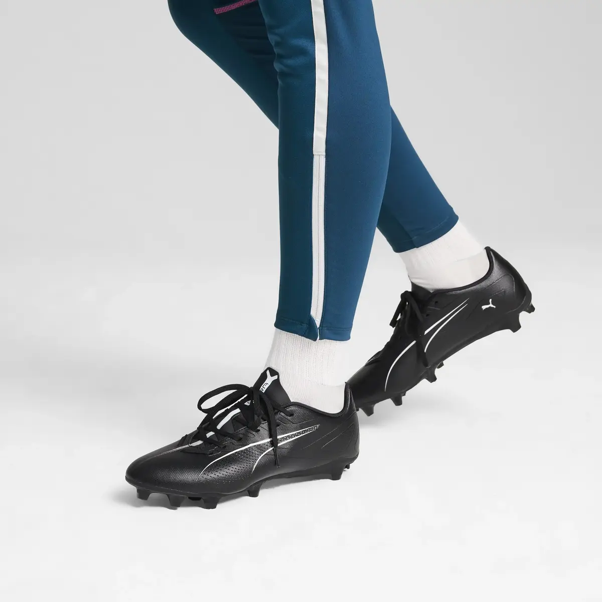 PUMA ULTRA 5 PLAY FG/AG Siyah Erkek Krampon