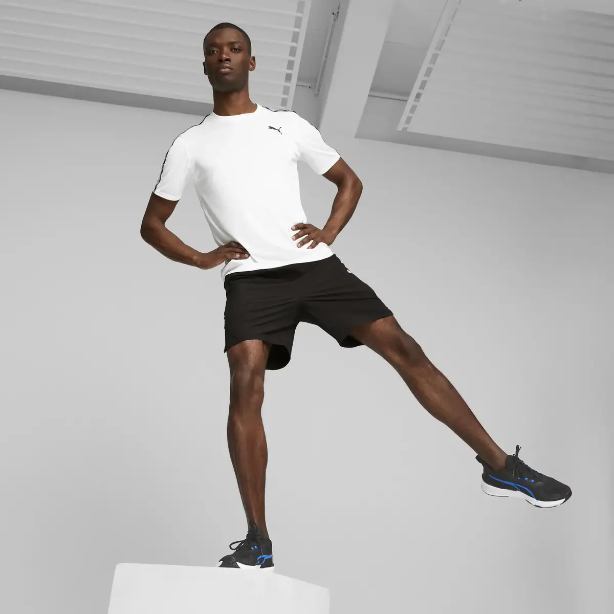 Puma Essentials Taped Tee Beyaz Erkek T-Shirt