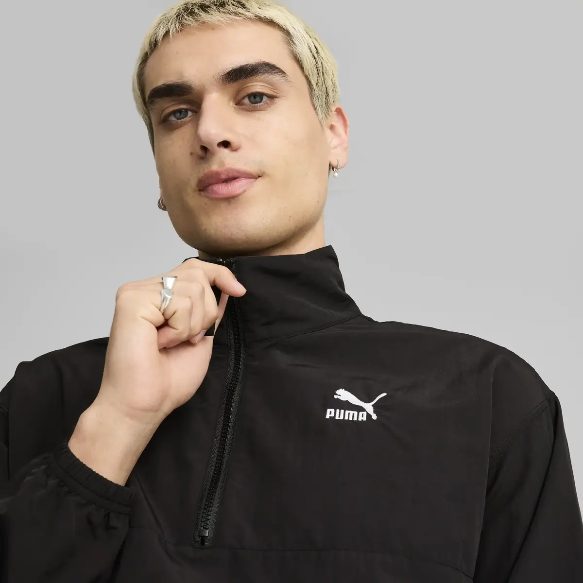 Puma CLASSICS Woven Relaxed Crew Siyah Erkek Sweatshirt