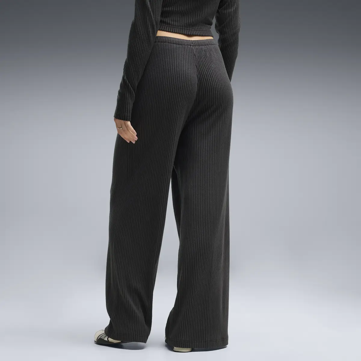 PUMA ESS Ribbed Pants Siyah Kadın Eşofman Altı